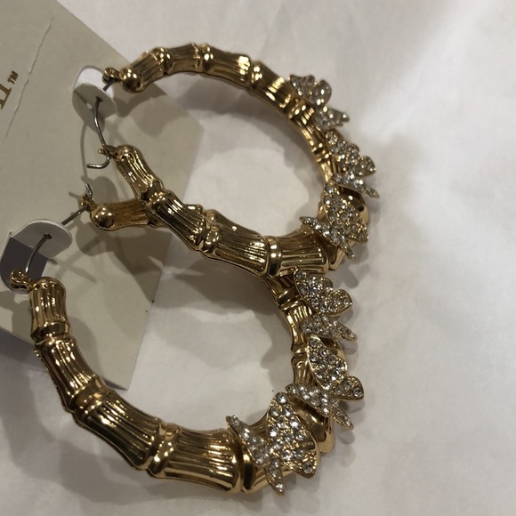 Gold plated pave butterfly adorned bamboo style oversized hoop earrings new - Picture 6 of 10